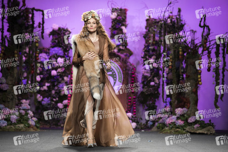 Francis Montesinos Fashion Show auf der Mercedes-Benz Fashion Week Madrid AW 2017