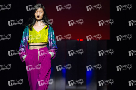 Esther Noriega Fashion Show auf der Mercedes-Benz Fashion Week Madrid AW 2017
