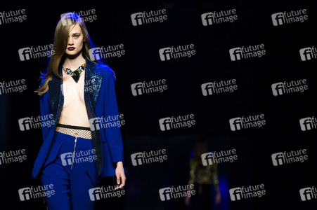Esther Noriega Fashion Show auf der Mercedes-Benz Fashion Week Madrid AW 2017