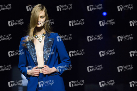 Esther Noriega Fashion Show auf der Mercedes-Benz Fashion Week Madrid AW 2017