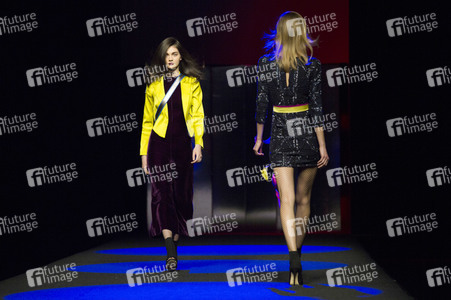Esther Noriega Fashion Show auf der Mercedes-Benz Fashion Week Madrid AW 2017