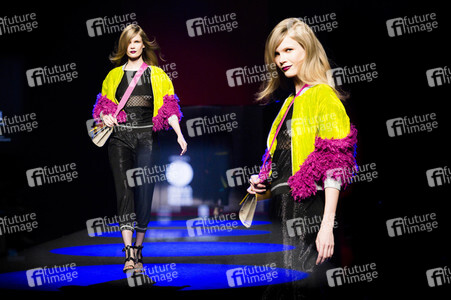 Esther Noriega Fashion Show auf der Mercedes-Benz Fashion Week Madrid AW 2017