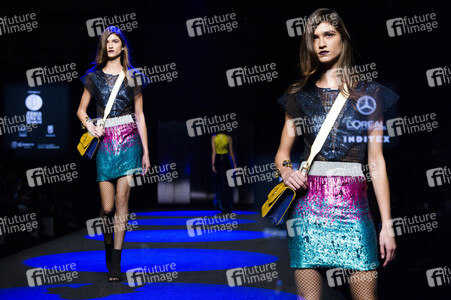 Esther Noriega Fashion Show auf der Mercedes-Benz Fashion Week Madrid AW 2017