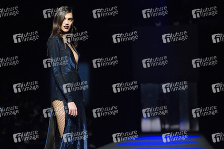 Esther Noriega Fashion Show auf der Mercedes-Benz Fashion Week Madrid AW 2017