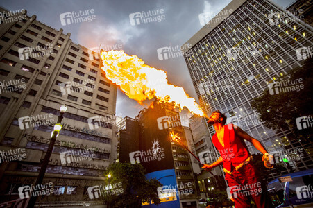 Feuerspucker beim Karneval in Sao Paulo