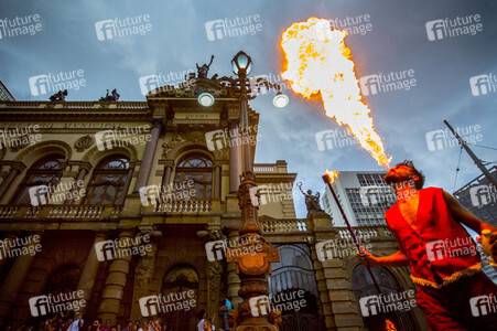 Feuerspucker beim Karneval in Sao Paulo
