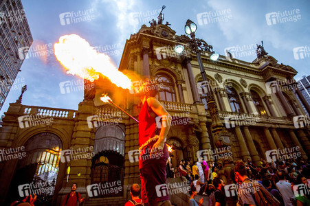 Feuerspucker beim Karneval in Sao Paulo