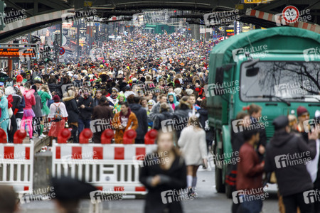 Weiberfastnacht in Köln