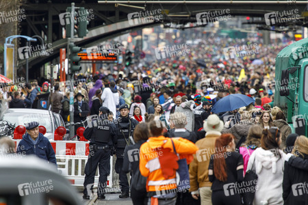 Weiberfastnacht in Köln