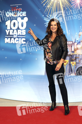 Premiere 'Disney on Ice - 100 Years of Magic' in Leipzig