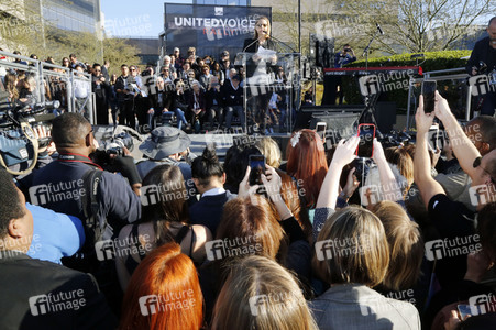 UTA's United Voices Kundgebung in Beverly Hills