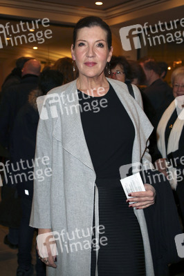 Theaterpremiere 'Alles muss glänzen - The Homemaker' in Berlin