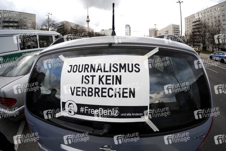 Demonstration für die Freilassung von Deniz Yücel in Berlin