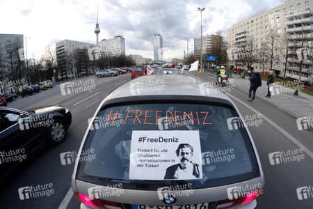 Demonstration für die Freilassung von Deniz Yücel in Berlin