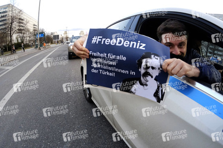 Demonstration für die Freilassung von Deniz Yücel in Berlin