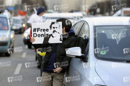 Demonstration für die Freilassung von Deniz Yücel in Berlin