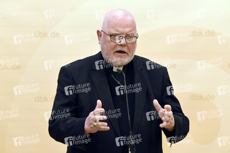 Pressekonferenz zur Deutschen Bischofskonferenz in Bensberg