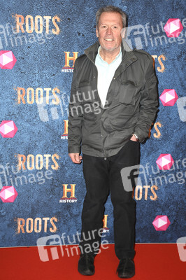 Preview der Serie 'Roots' in München