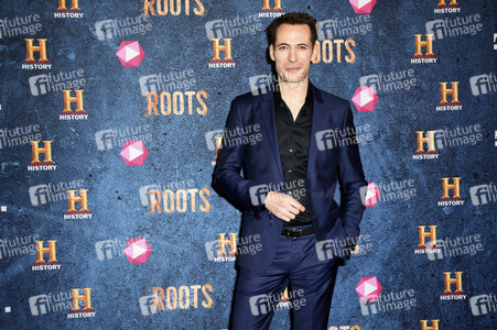 Preview der Serie 'Roots' in München
