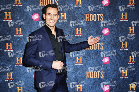 Preview der Serie 'Roots' in München