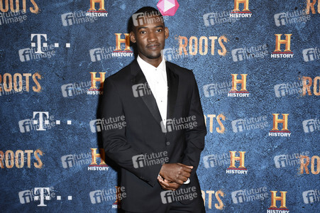 Preview der Serie 'Roots' in München