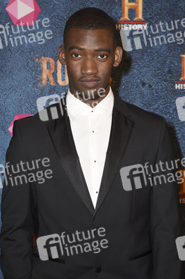 Preview der Serie 'Roots' in München