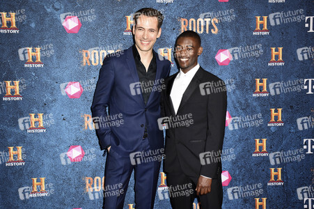 Preview der Serie 'Roots' in München