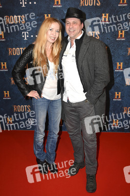 Preview der Serie 'Roots' in München