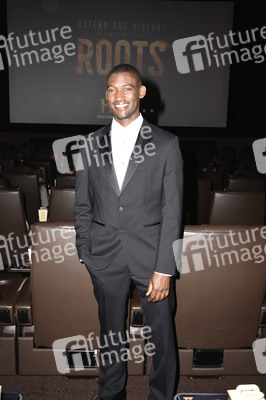 Preview der Serie 'Roots' in München
