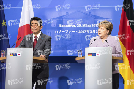 Pressekonferenz von Angela Merkel und Shinzo Abe in Hannover