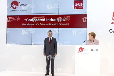 CeBIT Rundgang der Bundeskanzlerin Merkel in Hannover