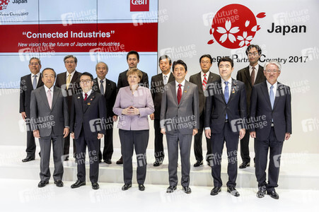 CeBIT Rundgang der Bundeskanzlerin Merkel in Hannover