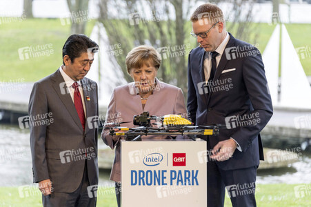CeBIT Rundgang der Bundeskanzlerin Merkel in Hannover
