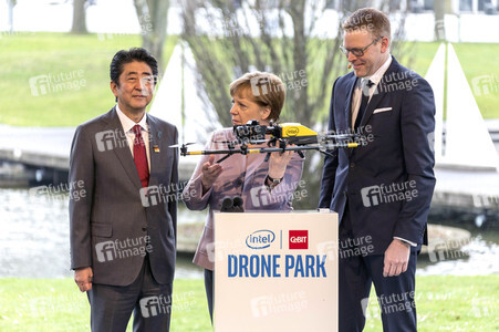 CeBIT Rundgang der Bundeskanzlerin Merkel in Hannover