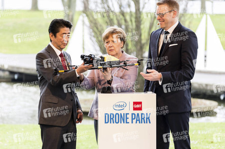 CeBIT Rundgang der Bundeskanzlerin Merkel in Hannover