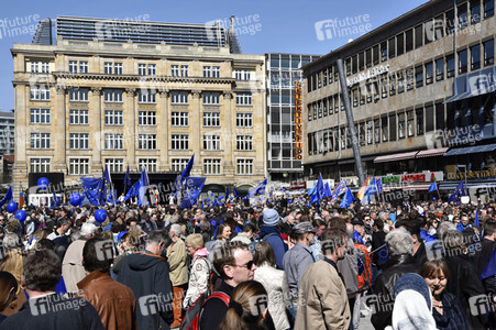 'Pulse of Europe' Kundgebung in Frankfurt