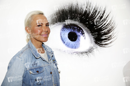Natascha Ochsenknecht auf der Beauty Messe in Düsseldorf
