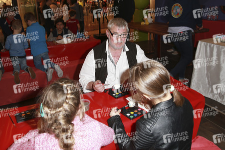 Charity Aktion 'The Perfect Easter Table' in Hamburg