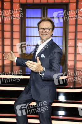 Fototermin bei der TV Überraschungsshow zum 75. Geburtstag von Frank Elstner in Berlin