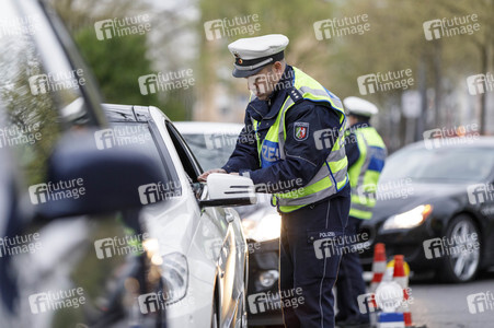 Symbolfoto Verkehrskontrolle