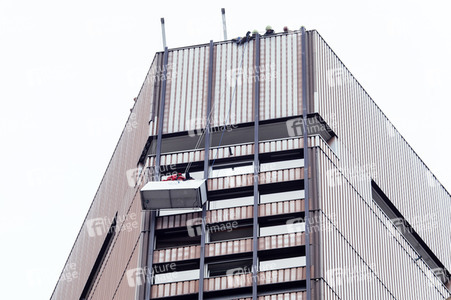 Rettungseinsatz im Kölner Unicenter 42. Stock