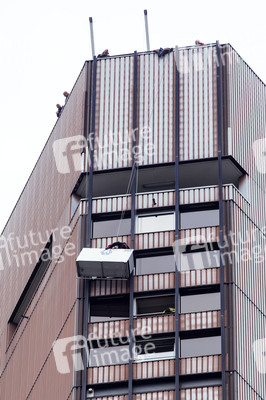 Rettungseinsatz im Kölner Unicenter 42. Stock