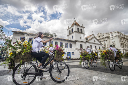 Flower Messenger in Sao Paulo