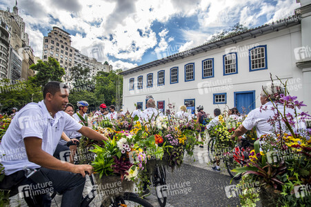 Flower Messenger in Sao Paulo