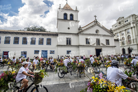 Flower Messenger in Sao Paulo