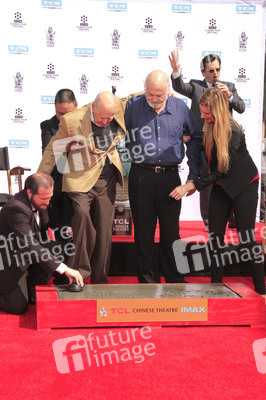 Hand and Footprint Ceremony mit  Carl und Rob Reiner in Los Angeles