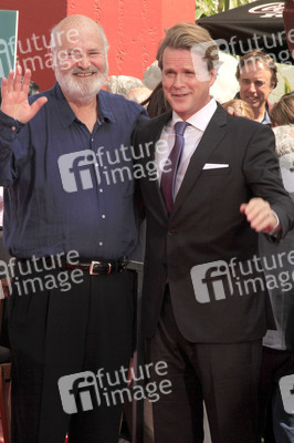 Hand and Footprint Ceremony mit  Carl und Rob Reiner in Los Angeles