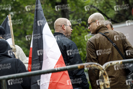 Linke und rechte Demonstrationen in Köln