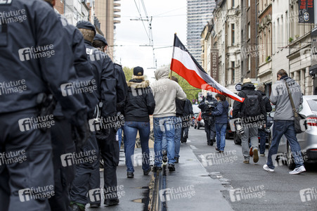 Linke und rechte Demonstrationen in Köln