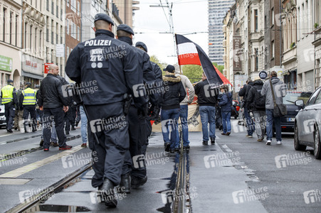 Linke und rechte Demonstrationen in Köln